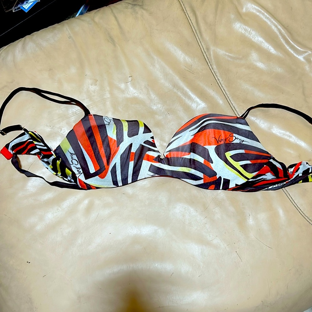 Very sexy Victoria’s Secret bra size 38 D